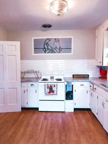 The Artist Home - image 12