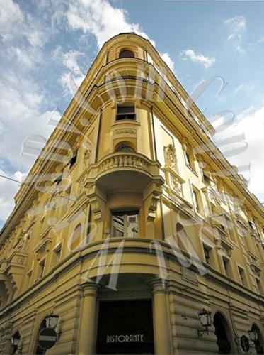 Target Inn - image 13