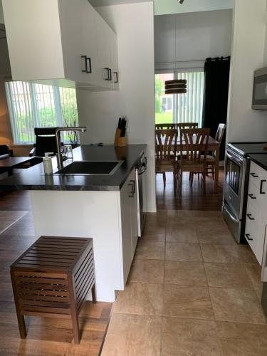 Le Chaleureux in บัวเพร (QC)