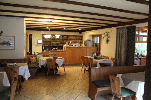 Restorāns, Ferienwohnung Forellenhof in Oberschwarzach