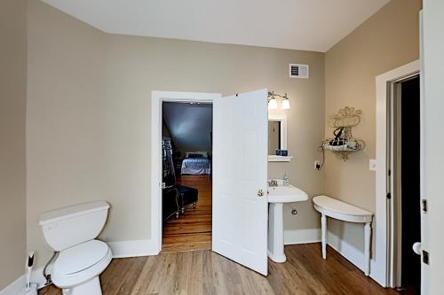 Walk to Downtown! Charming Home with Porch & Yard home - image 12