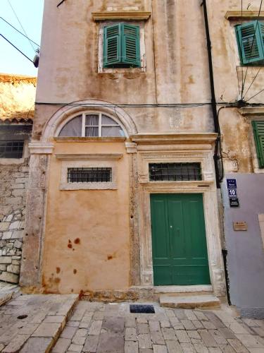 A szálláshely kívülről, L&L Rooms Royal in Sibenik óvárosa
