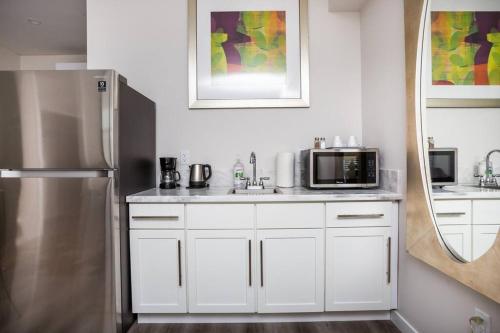 Comfy Studio with Cali King Size Mattress in San Diego (CA)