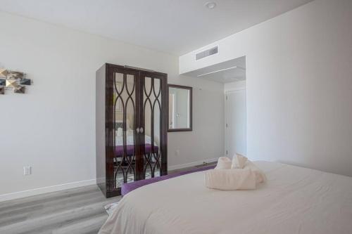 Luxurious Design One Bedroom Apt near Balboa Park detail
