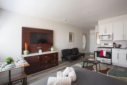 Lovely Studio w Full Kitchen in Heart of San Diego in San Diego, USA
