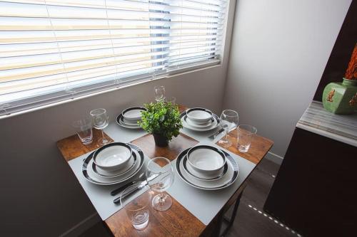Lovely Studio w Full Kitchen in Heart of San Diego - image 11