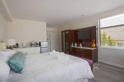 Downtown View 4 Sleepers Studio- Great for Getaway in San Diego, USA