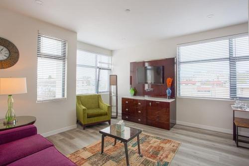 One Bedroom Apartment with Luxurious Furnitures, San Diego