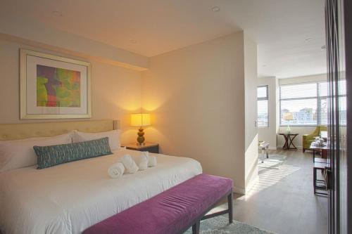 One Bedroom Apartment with SD Downtown View, San Diego
