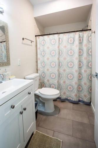 One Bedroom Apartment with SD Downtown View