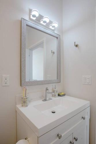 One Bedroom Apartment with San Diego Downtown View