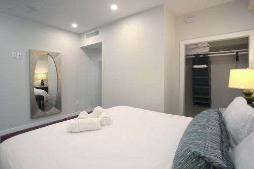 Spacious 1 Bedroom Apartment in Heart of San Diego in San Diego, USA
