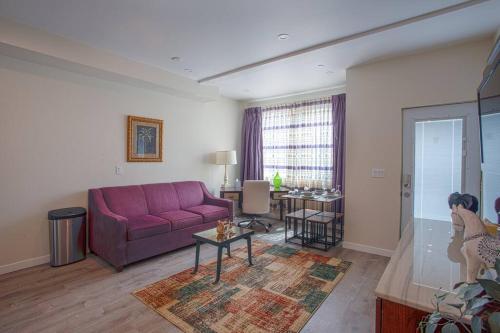 Spacious 1 Bedroom Apartment in Heart of San Diego - main image