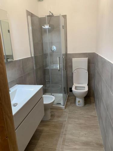 One-Bedroom Apartment image 1