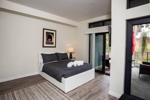 1 double bed, 1 twin bed, 1 sofa bed
