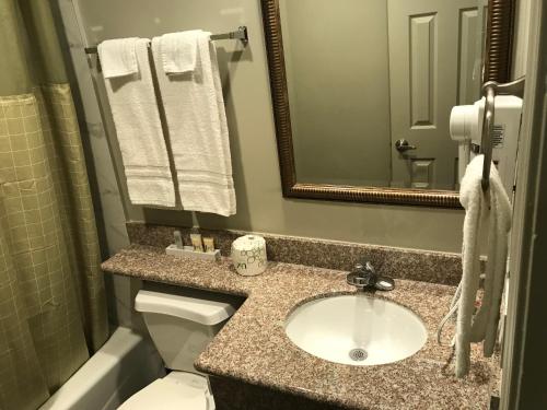 Hyland Motel Brea - image 9