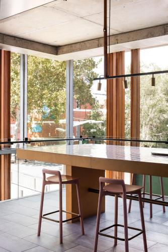 Pub/Lounge, Alex Hotel near His Majesty's Színház