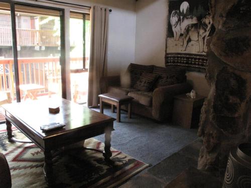 Two-Bedroom Deluxe Townhouse Unit #61 by Snow Summit Townhouses Bus Lic #23581 - image 10