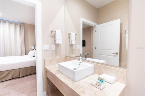 4 BEDROOM LUXURY CONDO RESORT AMENITIES INCLUDED! condo - image 8