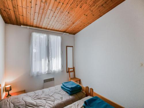 Pleasant Holiday Home in Saint-Savinien with Pool gîte à louer Saintes