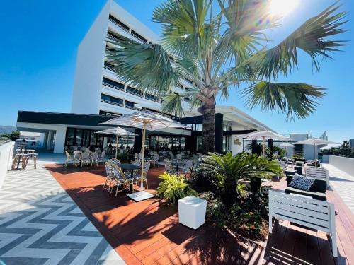 礁石廣場酒店 The Benson Hotel