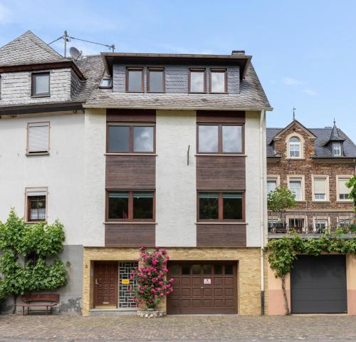 Haus Blaue Traube mit moselblick 242m von Eulenstraße entfernt