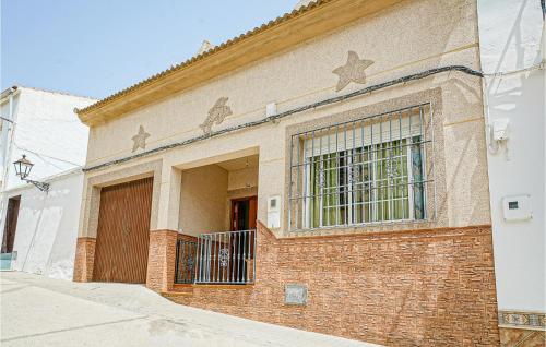 Beautiful home in Algamitas with 5 Bedrooms and WiFi