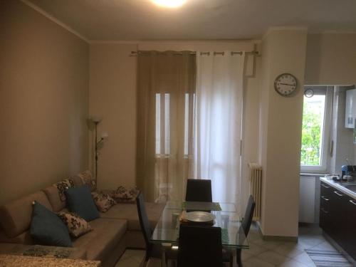  APPARTAMENTO SANTA RITA CORSO COSENZA 1 minuto INALPI ARENA concerti ex Palaalpitour 8 min dal centro 7 Min Ospedale Molinette 6 min Politecnico parcheggio libero gratuito in Turin