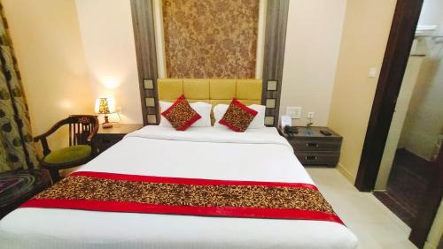 Deluxe Double Room (Free early check in at 8am) image 8