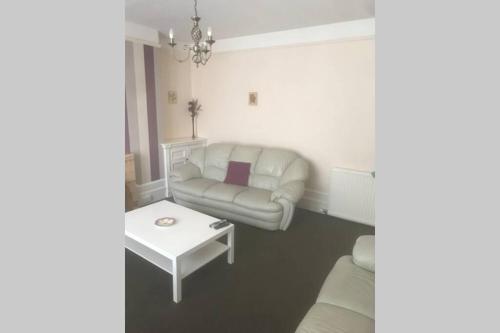 Preston Villa, spacious ground floor apartment