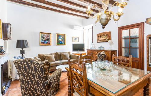  Stunning home in Lloseta with 3 Bedrooms and WiFi in Lloseta