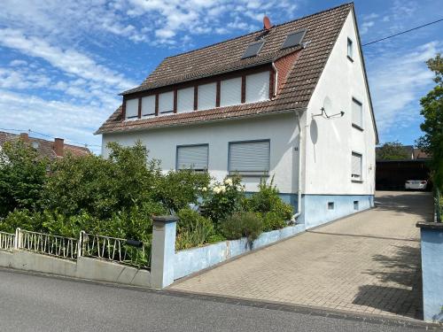 Exterior view, Helle moderne Ferienwohnung, Nahe Koblenz am Rhein in Weitersburg