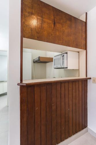 Apto 26 com Smart TV e WiFi VIVO fibra Columbia Resid ao lado Pamplona Shopping Jardins - Sao Paulo