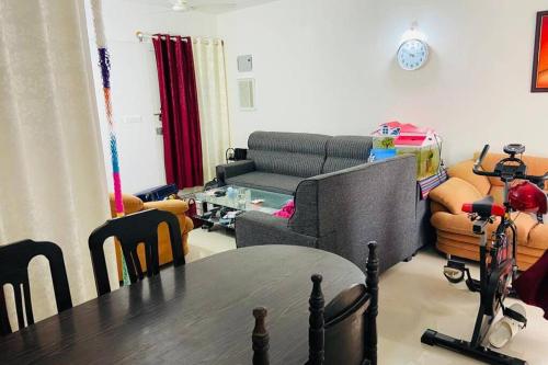 La Casa Roja Blanca (Huge 3BHK)