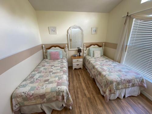 Christmas Vacation Homes and More - image 11