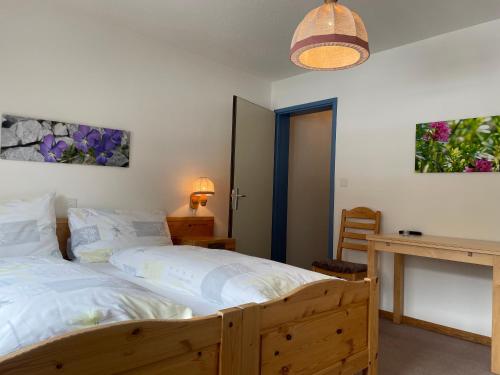 2 twin beds