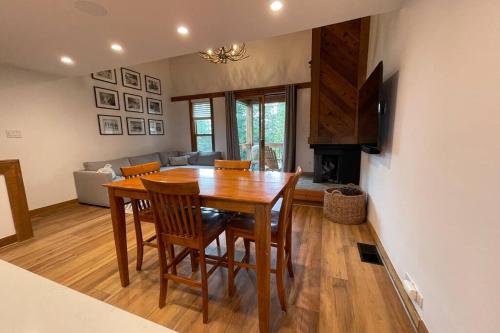 DNA Chalet - Newly Renovated Townhome @ Northstar thumb 2