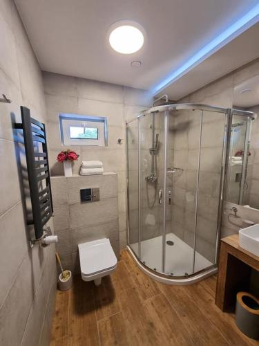 Double Room with Balcony image 3