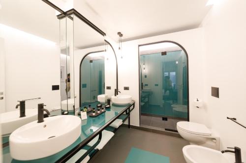 Akyra suites - Tap to explore photos