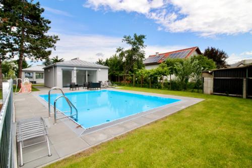  Maureen Lovely 2 Bedroom Unit with Community Pool in Wien