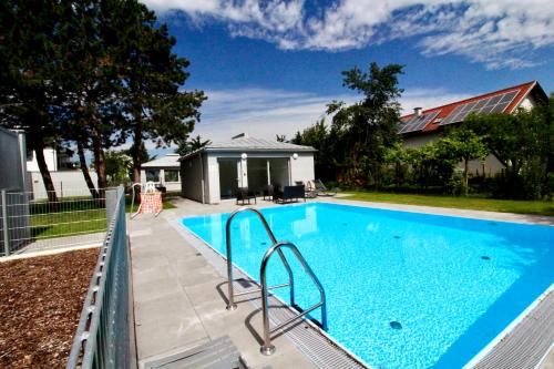  Maureen Lovely 2 Bedroom Unit with Community Pool in Wien