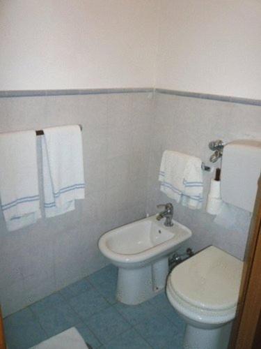 One-Bedroom Apartment (4 Adults) image 9