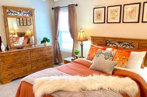 . Spacious & comfy home in ultra-convenient location 2025 Traveller Award Winner