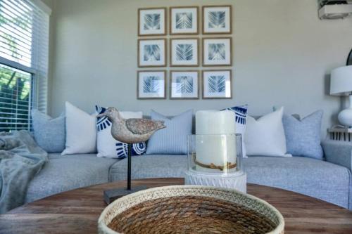 The Beach House at Seascape Steps from the Beach, Marina and Shops! in West Palm Beach, USA