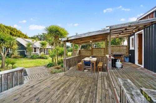 . Little W - Waitarere Beach Holiday Home