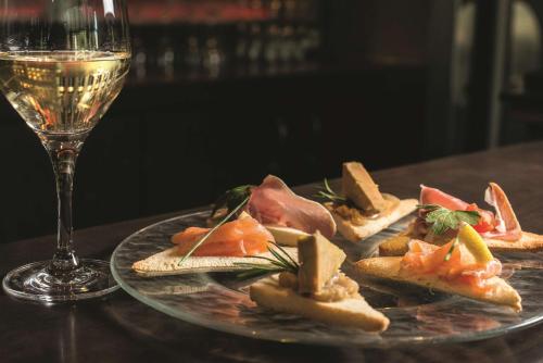 Best Western Paris Saint Quentin - image 9