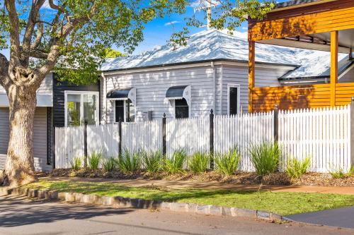 Bluestone Cottages - The Shop