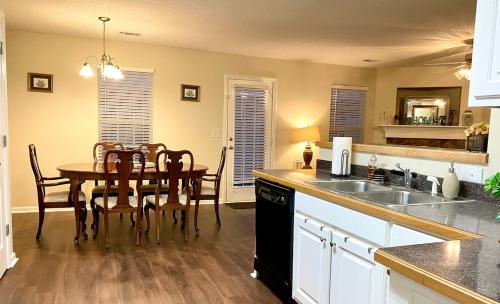 Spacious & comfy home in ultra-convenient location 2025 Traveller Award Winner in Other