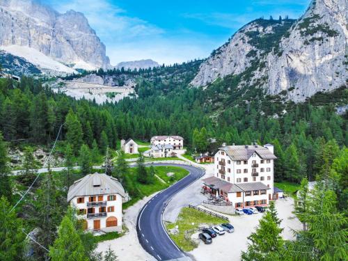 Viesnīcas āriene, Hotel Al Sasso di Stria in Livinallongo
