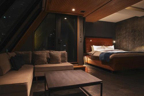 Suite with Skytree View image 10